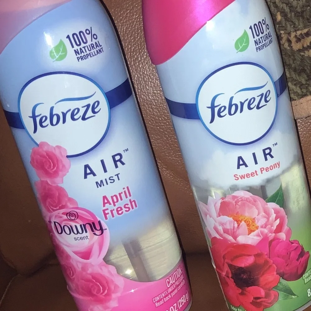 Febreze Air Freshener SprayDowny April Fresh & Sweet Peony & Small Spaces & Auto - Picture 4 of 5